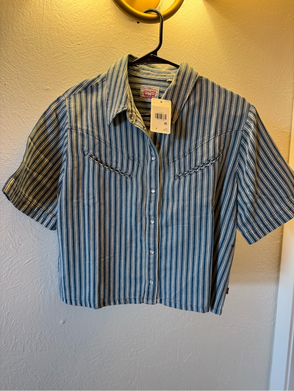 Levi's Blue and White Striped Short-Sleeve Button-Up Top - Picture 3 of 4